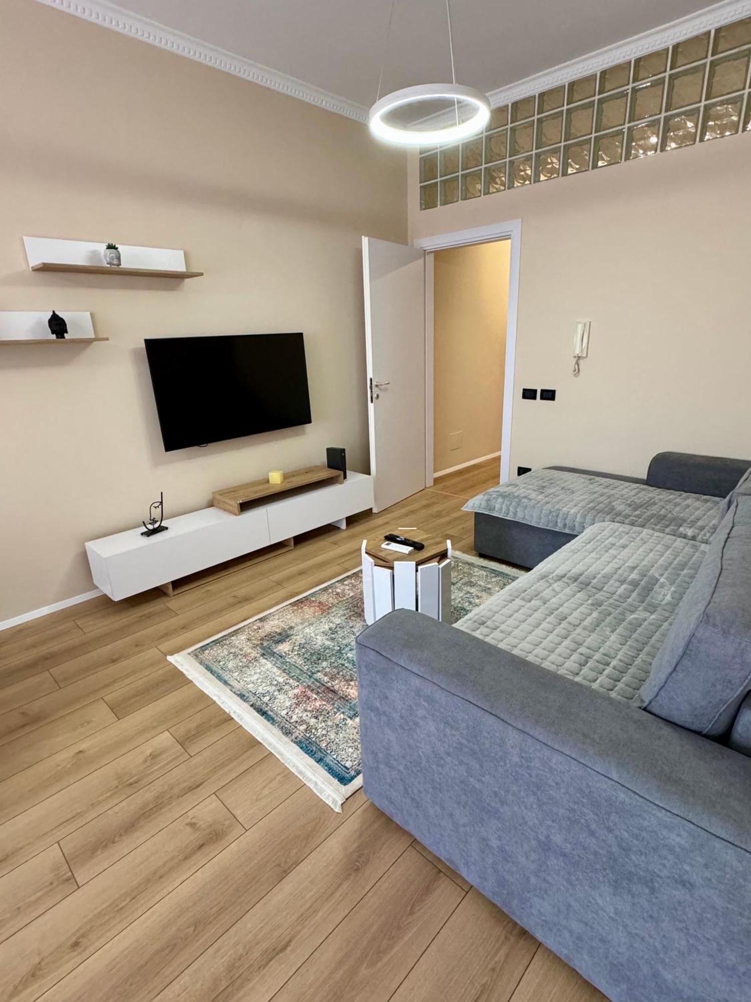 New Bazaar Cozy Apartment 2 Dajti View ティラナ エクステリア 写真