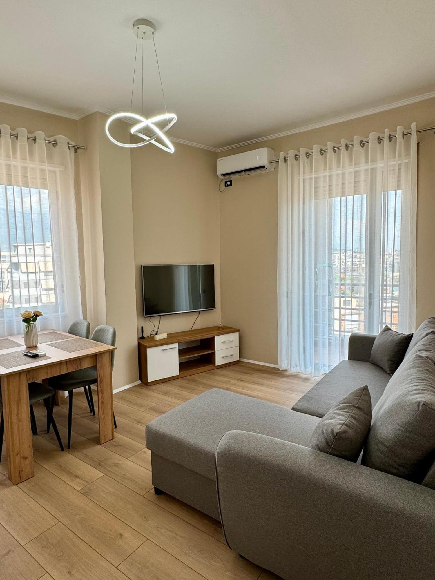 New Bazaar Cozy Apartment 2 Dajti View ティラナ エクステリア 写真