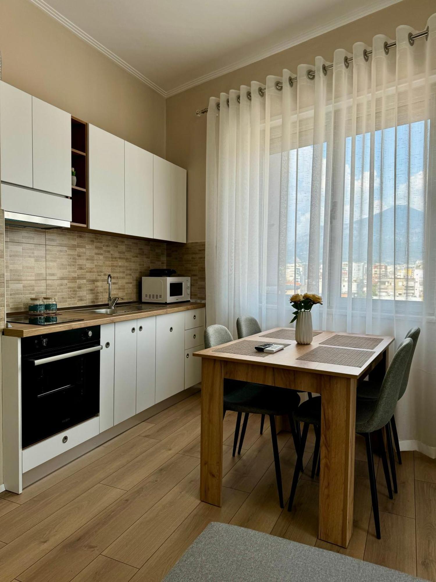 New Bazaar Cozy Apartment 2 Dajti View ティラナ エクステリア 写真