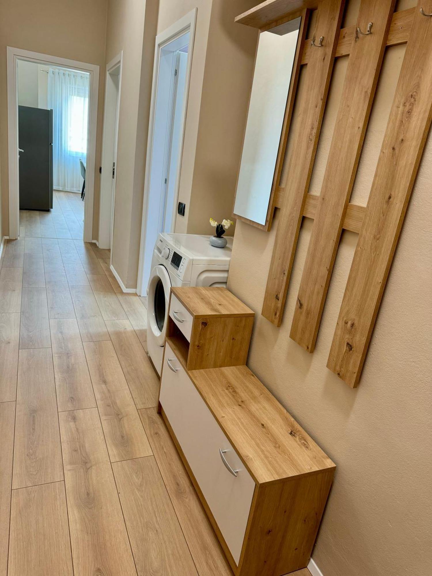 New Bazaar Cozy Apartment 2 Dajti View ティラナ エクステリア 写真