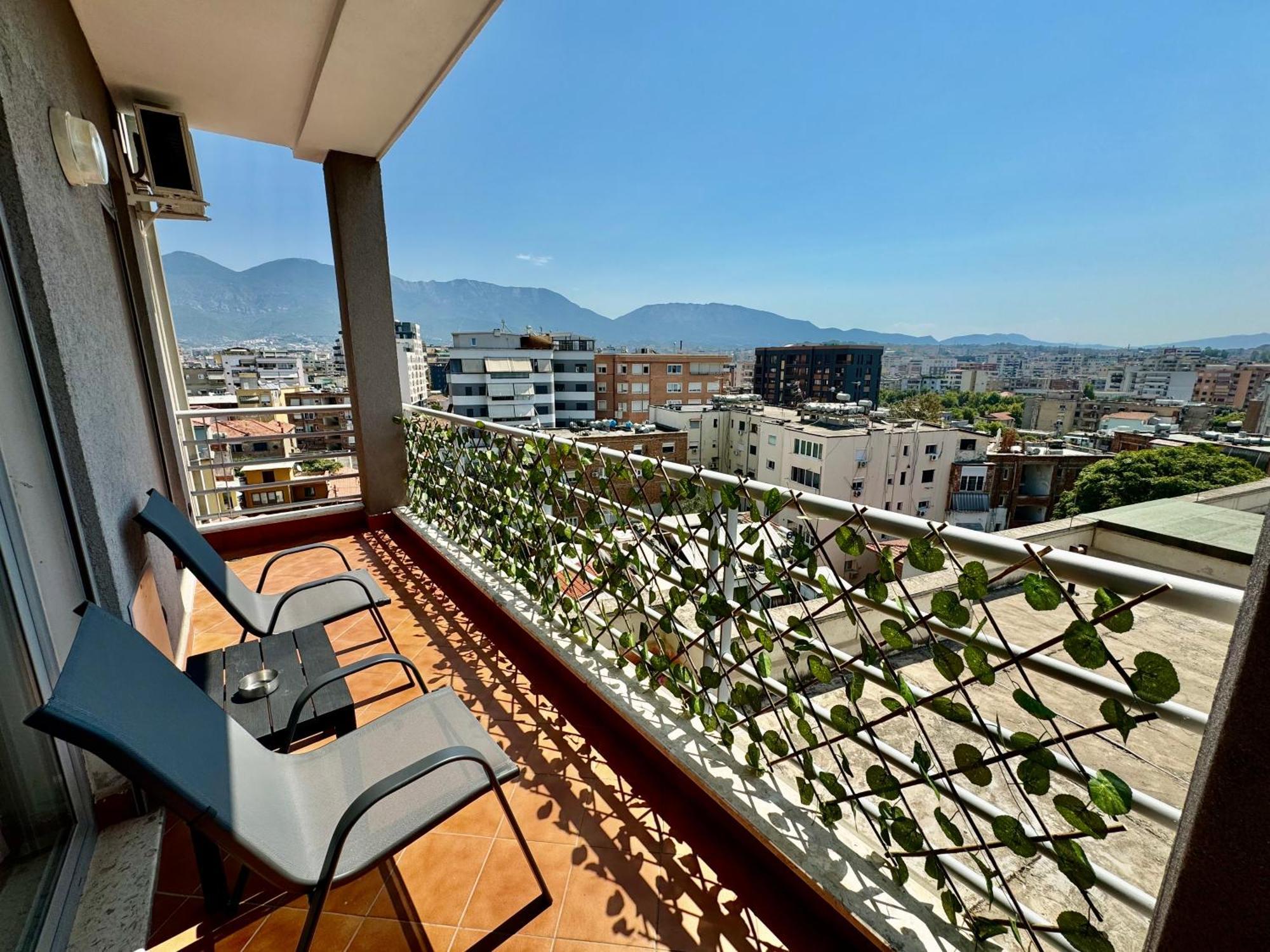 New Bazaar Cozy Apartment 2 Dajti View ティラナ エクステリア 写真